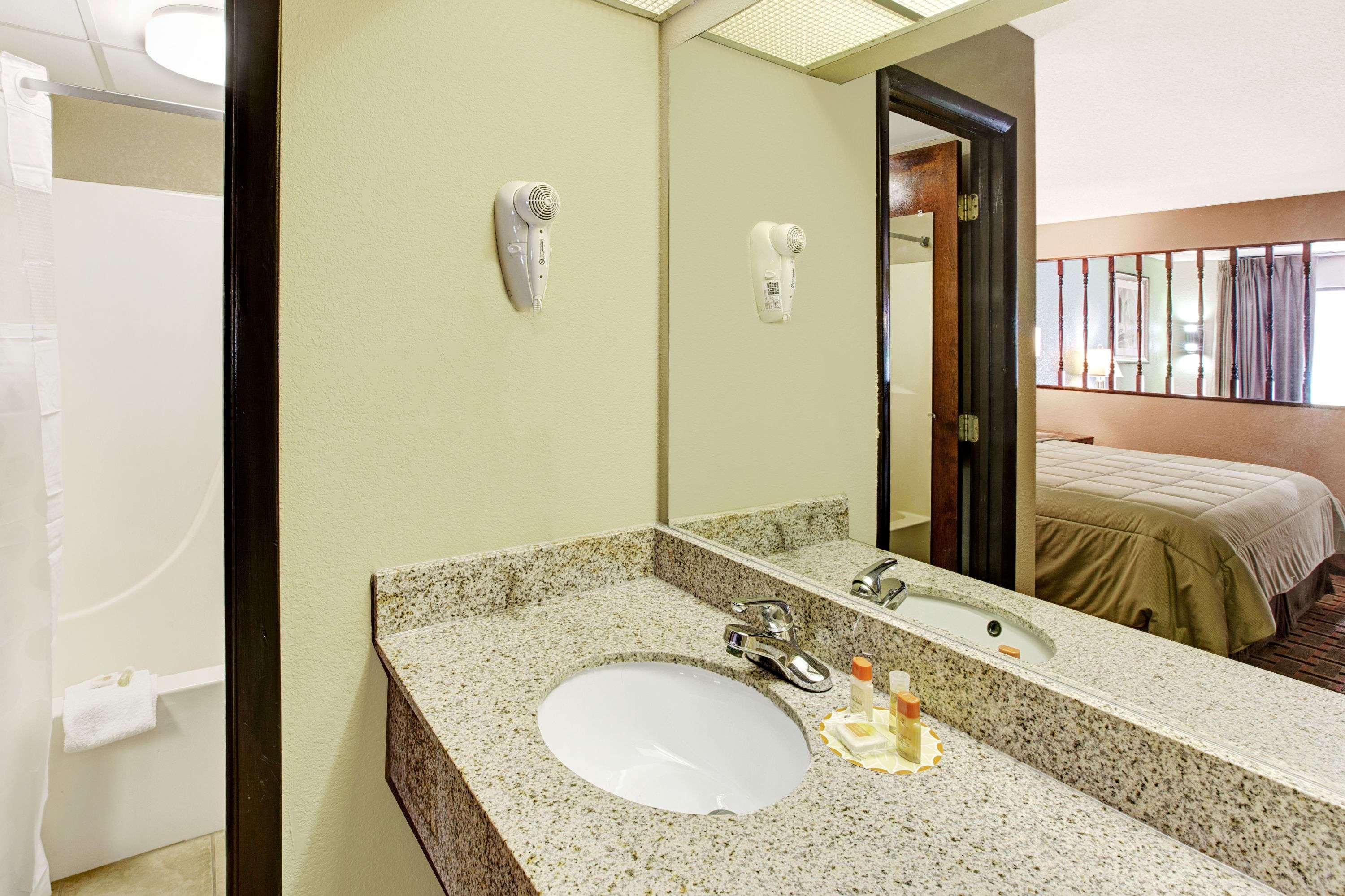 Days Inn Conover/Hickory מראה חיצוני תמונה