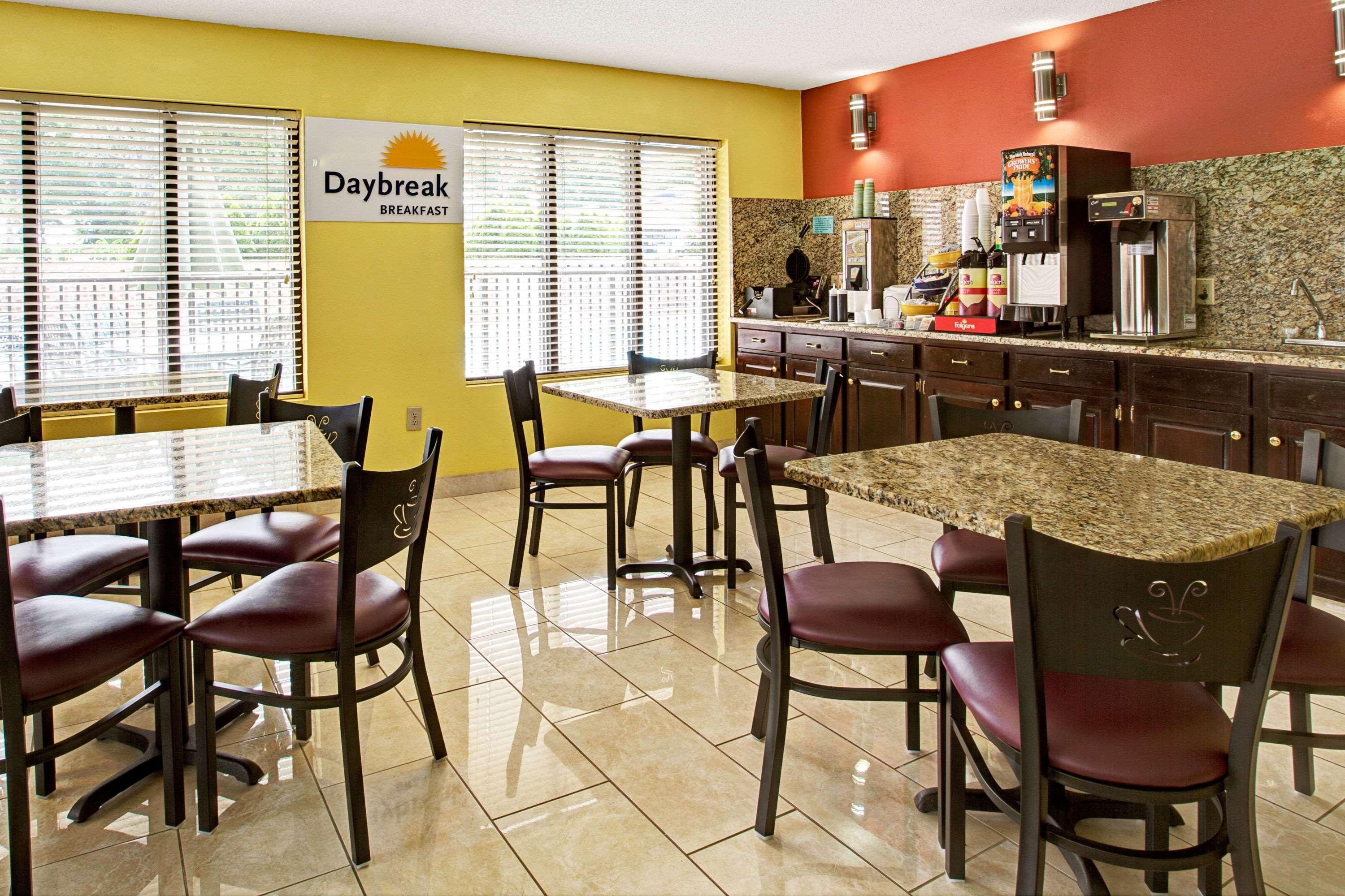 Days Inn Conover/Hickory מראה חיצוני תמונה