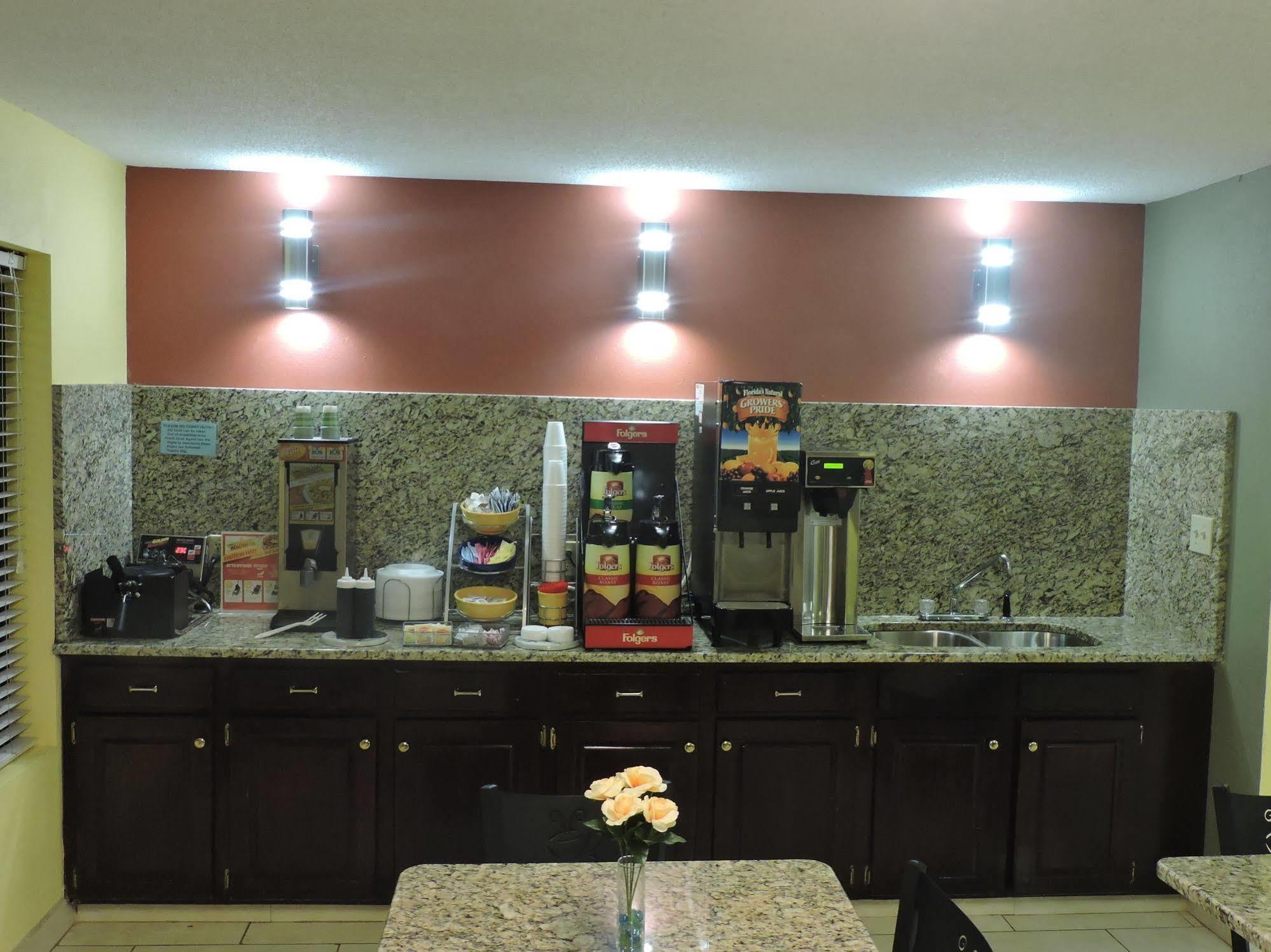 Days Inn Conover/Hickory מראה חיצוני תמונה