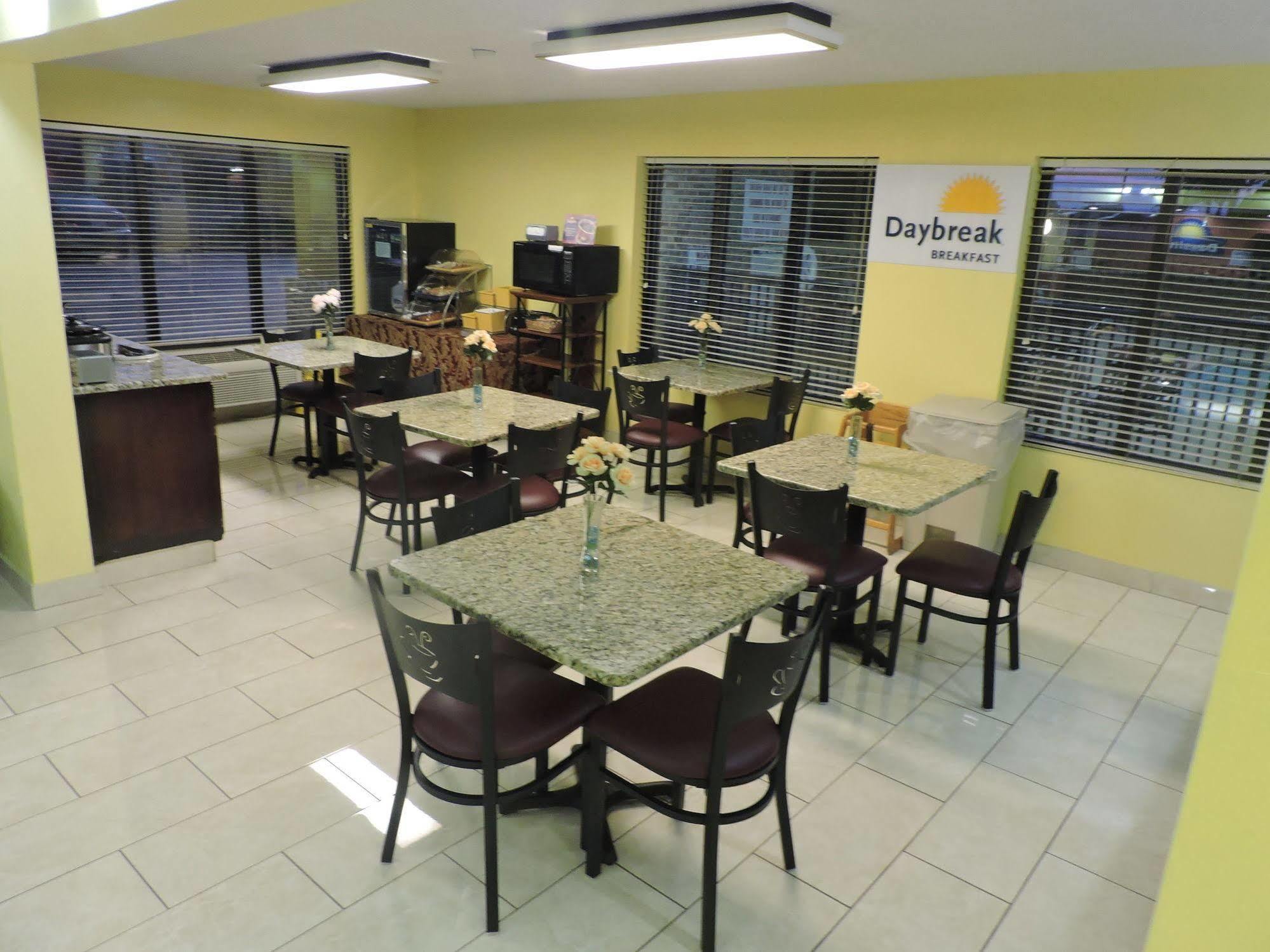 Days Inn Conover/Hickory מראה חיצוני תמונה