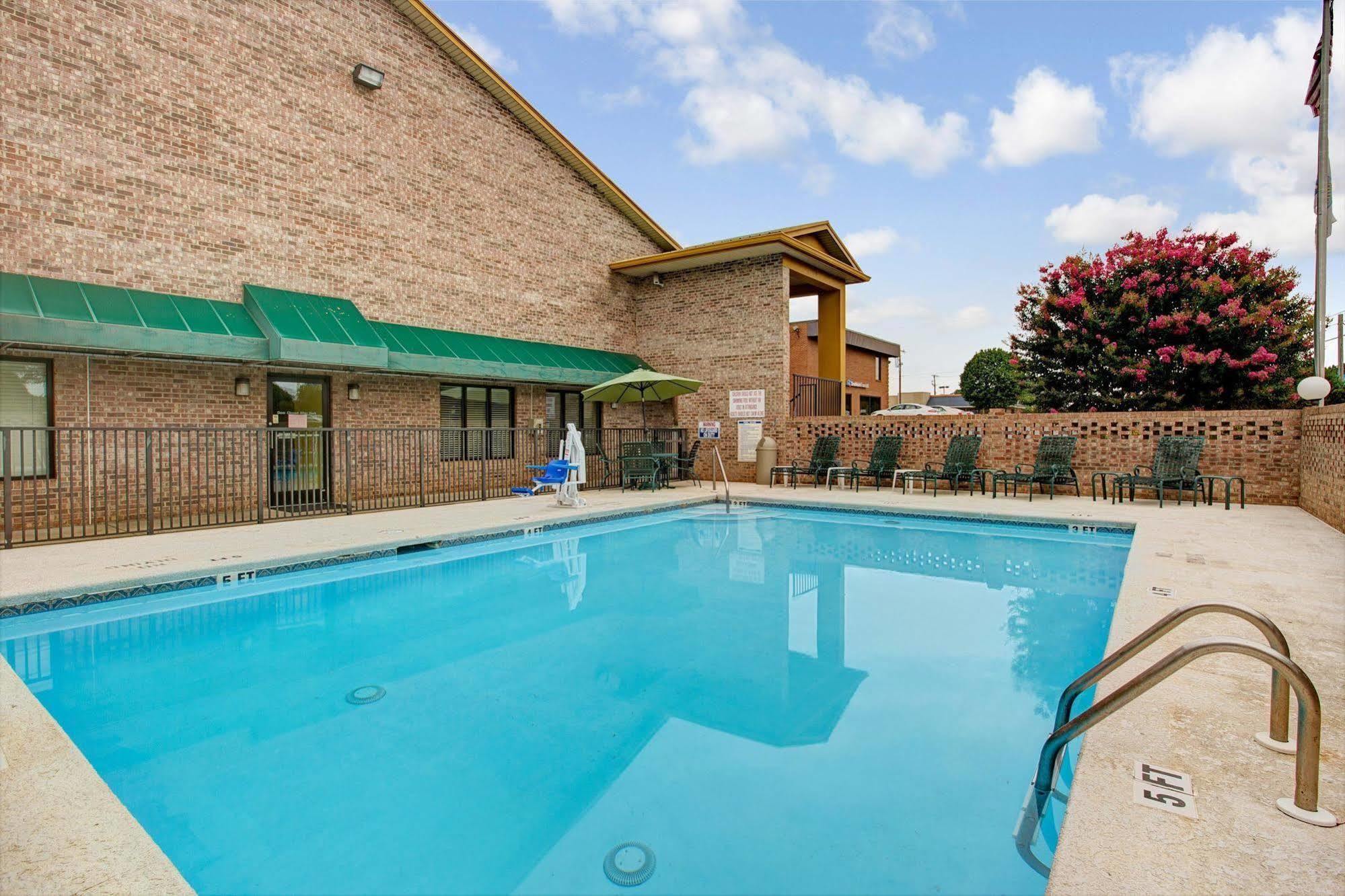 Days Inn Conover/Hickory מראה חיצוני תמונה